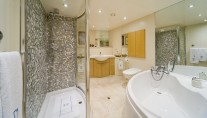 Yacht TITAN -  Guest Bathroom